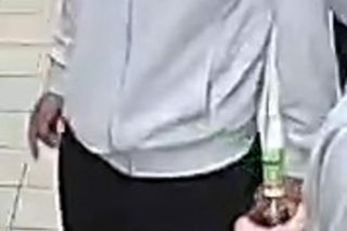 Brutalna bójka w centrum Warszawy. Trzech muszkieterów szuka policja