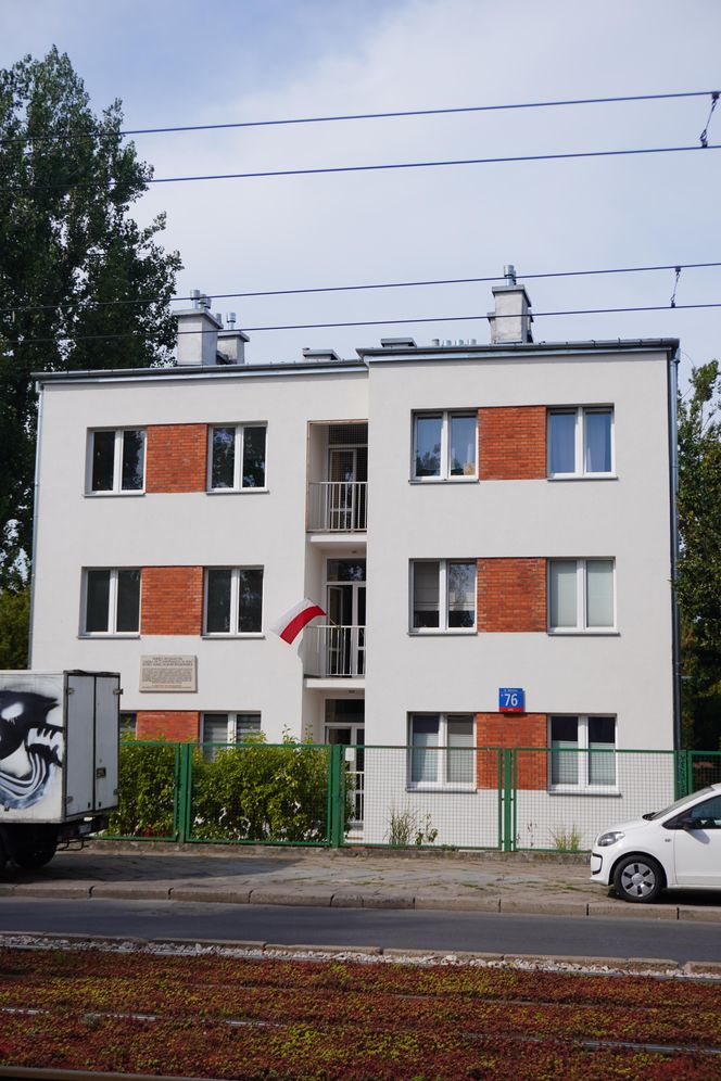 Tak dziś wygląda kamienica na Woli, która była pierwszym zmobardowanym obiektem w Warszawie podczas II wojny światowej