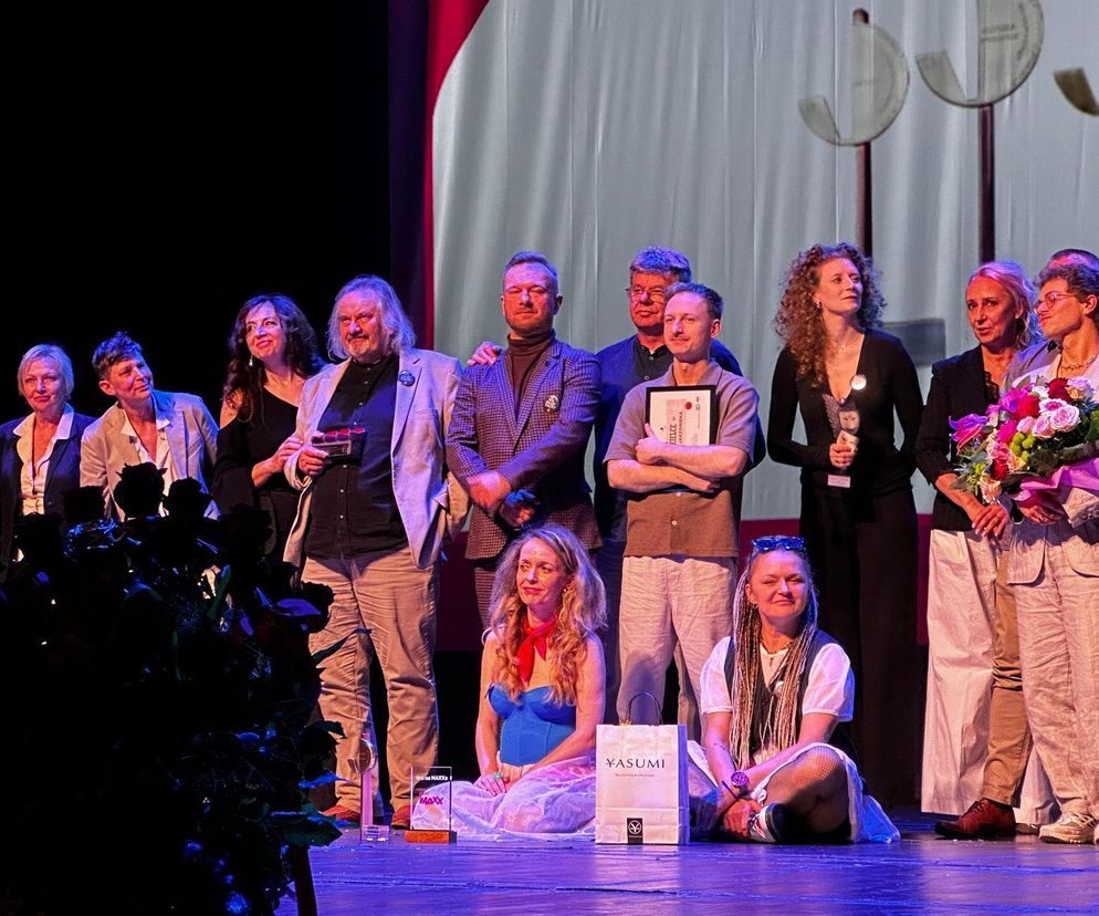 „Dzika Róża 2025” rozdana! Publiczność i dziennikarze wybrali najlepsze spektakle Teatru Żeromskiego w Kielcach