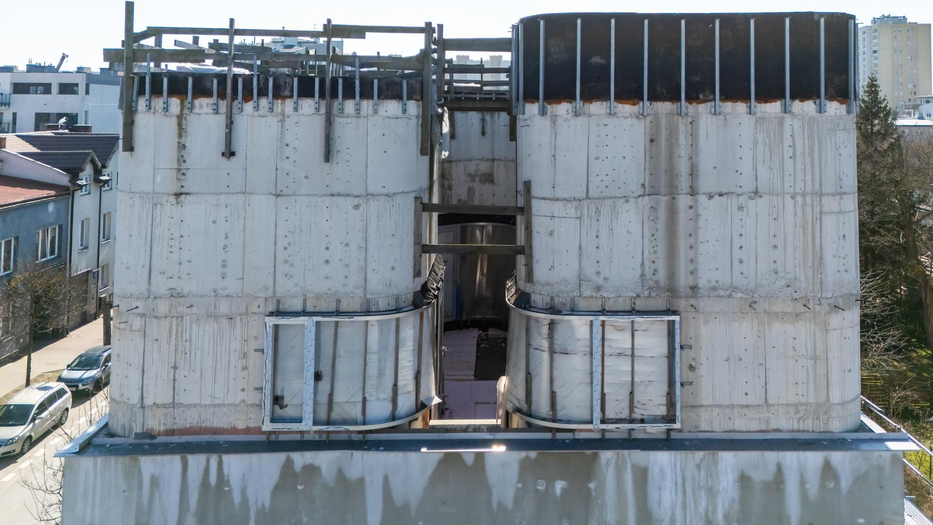 Nadbudowa kamienicy na Gocławku w Warszawie