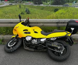 Groźny wypadek na drodze ekspresowej S1. Motocyklista zabrany śmigłowcem LPR do szpitala