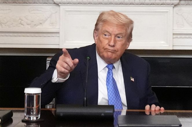 Przygotowania do spotkania Putin-Trump w bazie sił powietrznych USA na Alasce