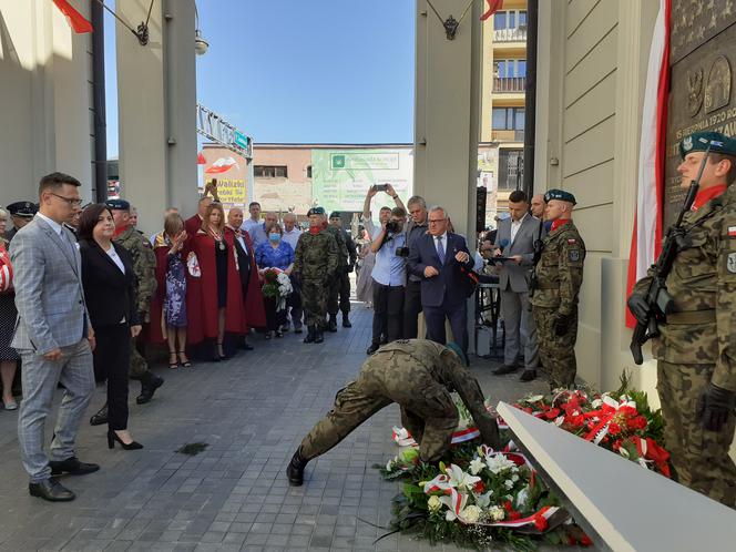 Odsłonięcie tablicy upamiętniającej 100-lecie Cudu nad Wisłą