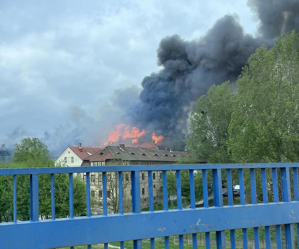 Pożar dachu budynku Akademii w Gorzowie