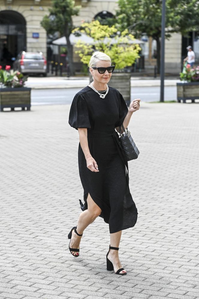 Dramat Kożuchowskiej! Szpilki zamieniła na but ortopedyczny. Co się stało?