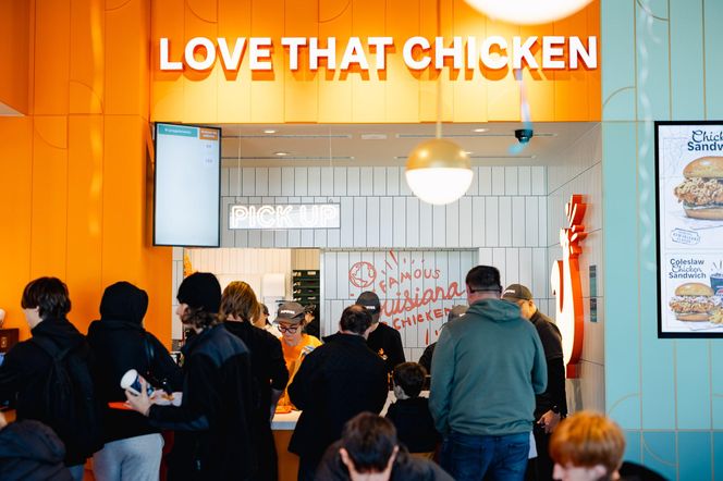 Czekali na to nawet 10 godzin! Szaleństwo na otwarciu Popeyes w Częstochowie