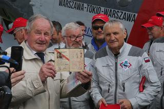 Odlot załogi Romualda Koperskiego na trasie Warszawa - Tokio - Warszawa 