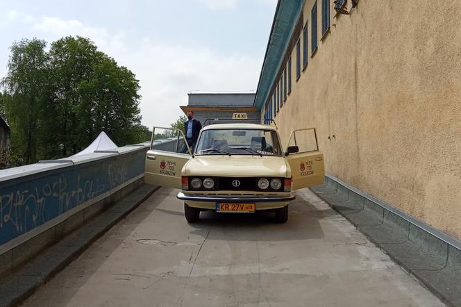 MPK odrestaurowało samochód, który od połowy lat 80. służył jako miejska taksówka