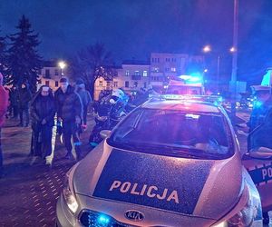 Siedlczanie wyrazili swój sprzeciw przeciwko agresji i wsparcie dla rodziny ratownika medycznego, który zginął w ataku nożownika