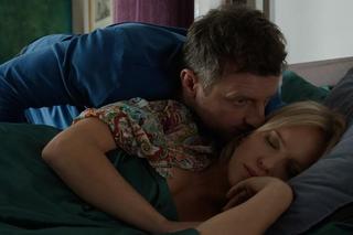 	M jak miłość odc. 1805. Bartek (Arkadiusz Smoleński), Dorota Kawecka (Iwona Rejzner)