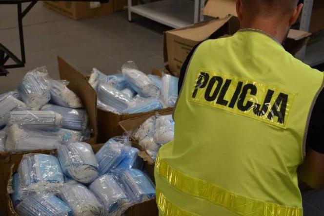 Policjanci odzyskali maseczki za 750 tysięcy złotych! Były w domu pasera