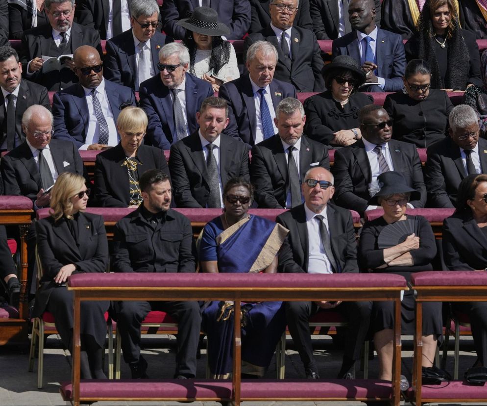 Trump i Zełenski złamali zasady na pogrzebie Franciszka