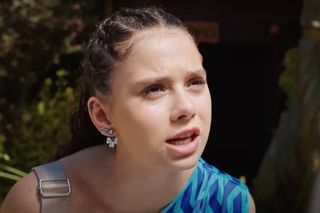 Wszystko zacznie się od tego, że Melodi pokłóci się z Melis o to, jak traktuje Zeynep.