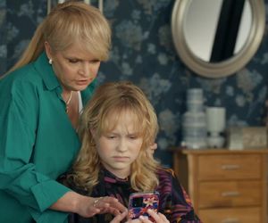 	Barwy szczęścia ostatni odcinek 3202 finał sezonu. Emilka (Jessica Frankiewicz), Małgorzata (Adrianna Biedrzyńska)