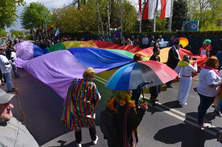 Happening pt. Na drugi koniec tęczy z Ojcem Tadeuszem. Chryja 2