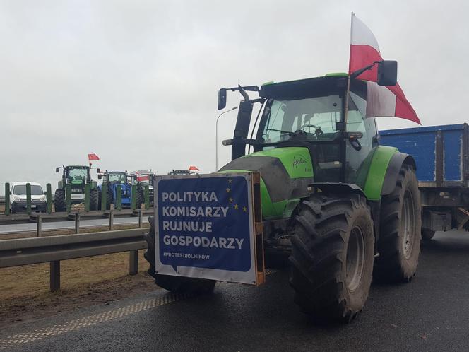 ​Na S5 koło Leszna zaczęła się druga doba rolniczego protestu