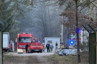 Płonie poligon pod Warszawą. Dym widać z daleka. Ogień nie jest jeszcze opanowany