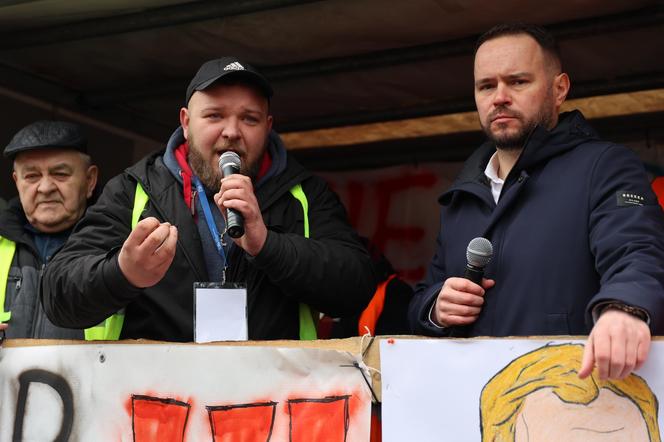 Protest rolników 20 marca przed Lubelskim Urzędem Wojewódzkim w Lublinie