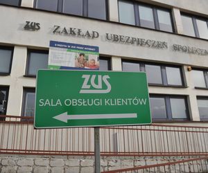 300 plus. Kiedy wypłata? ZUS wyjaśnia 