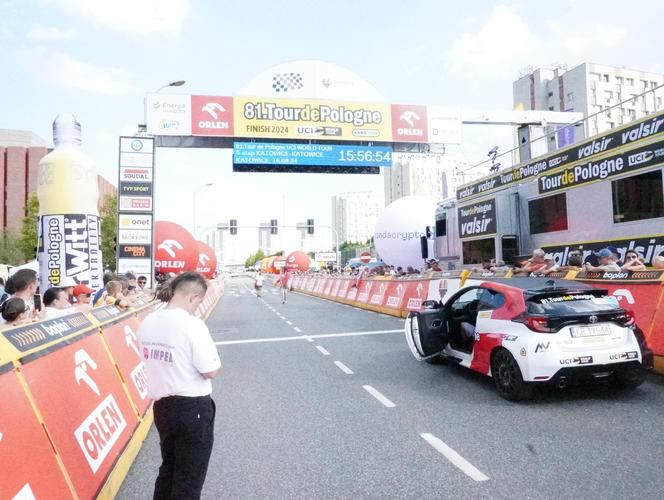 Tour de Pologne w Katowicach. Kibice na mecie oklaskiwali kolarzy