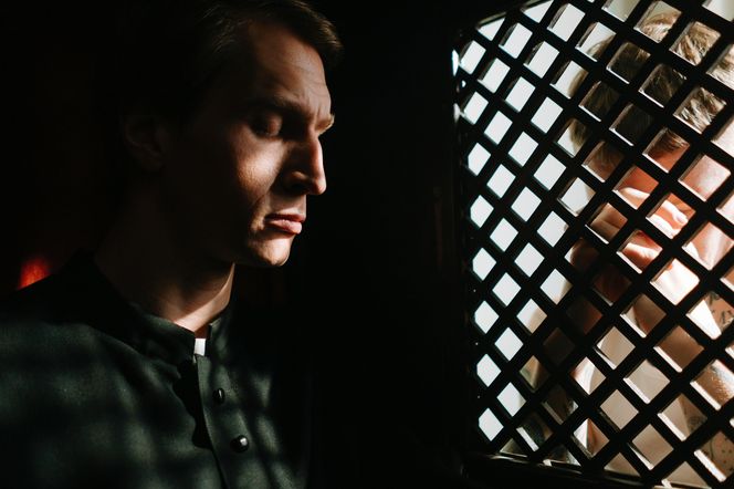 Zwykły ksiądz nie ma prawa do udzielania rozgrzeszenia. Tych przewinień nie odpuści