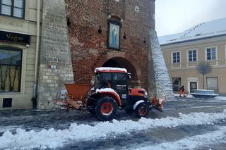 Lublin: Zimowe odśnieżanie dróg w pierwszych 9. godzinach opadów  kosztowało 170 ty. zł 