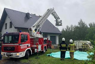 Oberwanie chmury na Śląsku. Drogi zalane, potoki wystąpiły z brzegów
