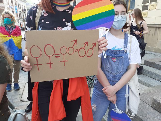 "Jesteśmy ludźmi, nie ideologią" - tak środowiska LGBT manifestowały wczoraj w Lublinie