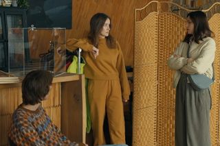 Barwy szczęścia, odcinek 3153. Wiktor (Grzegorz Kestranek), Madzia (Natalia Sierzputowska), Natalia (Maria Dejmek)