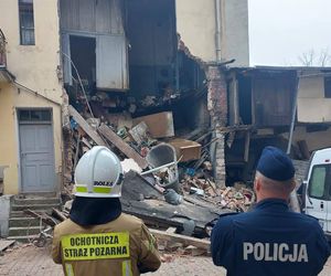 Ściana kamienicy legła w gruzach! Dramatyczna akcja ratunkowa w Wągrowcu