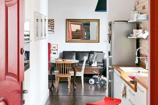 Salon z kuchnią: czy warto łączyć pomieszczenia