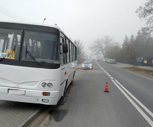 Kierowca autobusu szkolnego staranował osobówkę. Dziecko trafiło do szpitala 