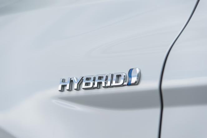 Toyota Camry 2.5 Hybrid 218 KM e-CVT Executive + VIP