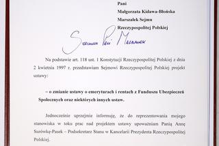 OBNIŻCIE WIEK EMERYTALNY