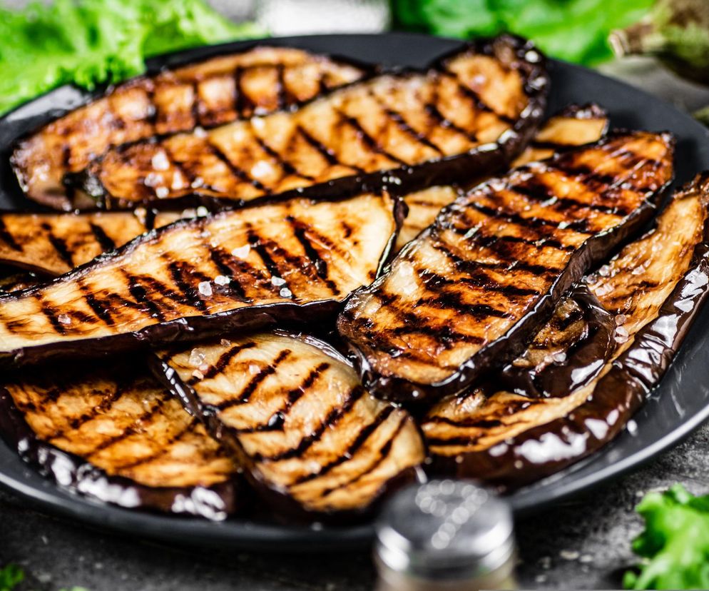 Najlepsze są z grilla, bo smażone chłoną tłuszcz. Zneutralizują rakotwórcze toksyny