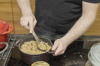 Paweł Kowal. Mistrz kaszotto z grzybami