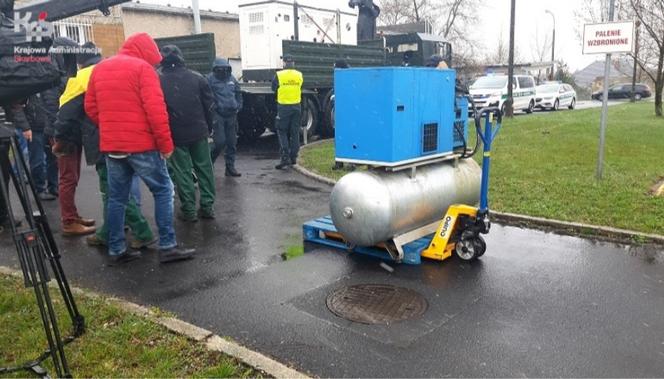 Sprzęt w dwóch szpitalach zakaźnych pochodzi z NIELEGALNEJ fabryki papierosów [ZDJĘCIA]