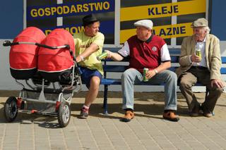 RANCZO 7 sezon. Pietrek (Piotr Pręgowski), Hadziuk (Bogdan Kalus), Stach Japycz (Franciszek Pieczka)