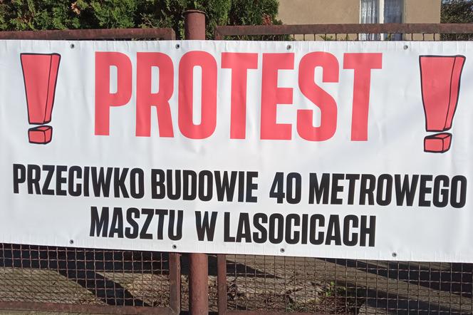 Protest w Lasocicach. Mieszkańcy miejscowości nie chcą 40 metrowego masztu GSM [ZDJĘCIA/WIDEO]