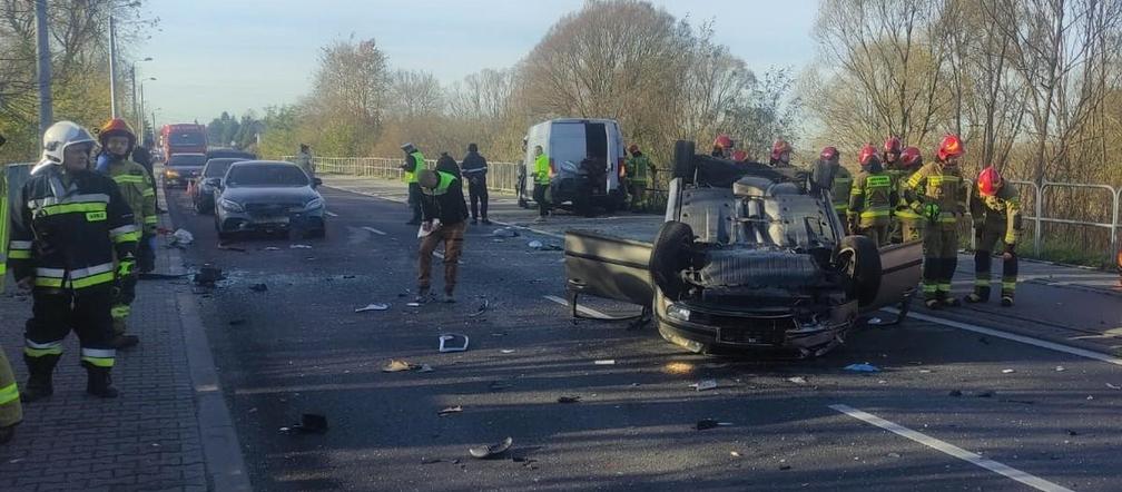 Wypadek w Częstochowie. Karambol 5 pojazdów, jedna osoba poszkodowana