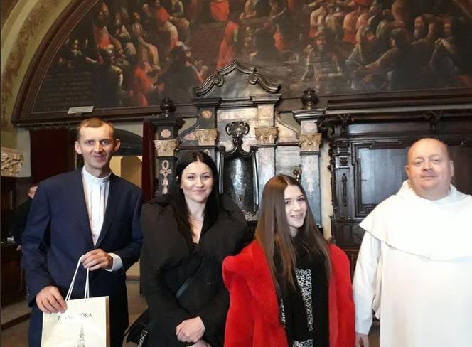 Roksana Węgiel w czerwonym futerku na Jasnej Górze. Opowiedziała o swojej wierze [ZDJĘCIA]