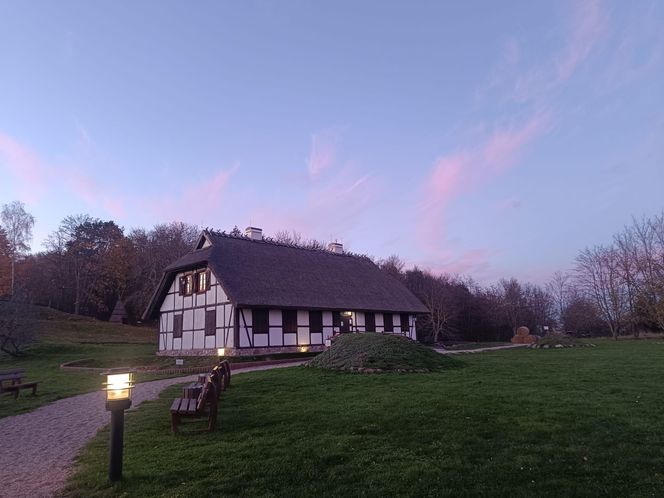 Tajemnicze miejsce na mapie Pomorza. Czym jest Osada Łowców Fok?