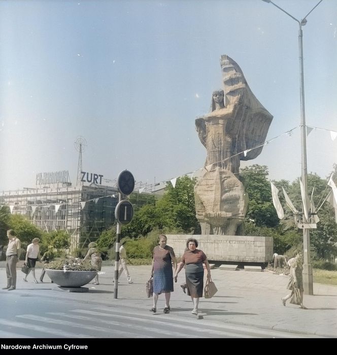 Plac Wolności i gmach Filharmonii