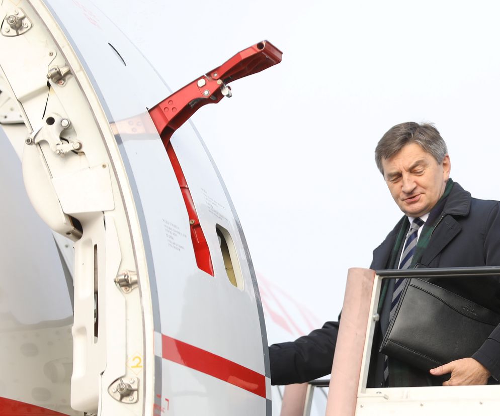 Latał na odpusty, dożynki i badmintona. Marek Kuchciński