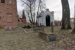 Ruiny kościoła w Steblewie