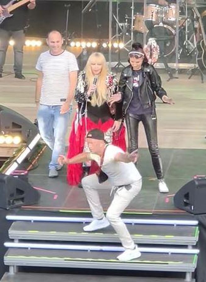 Facet wtargnął na scenę podczas koncertu Maryli Rodowicz. Ochroniarz nie zdążył