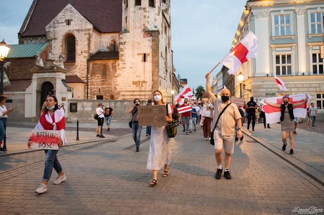 Marsz solidarności z Białorusinami w Krakowie