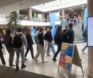 Targi Pracy na UWM 2025. Ogromne zainteresowanie wydarzeniem. Zobacz zdjęcia!