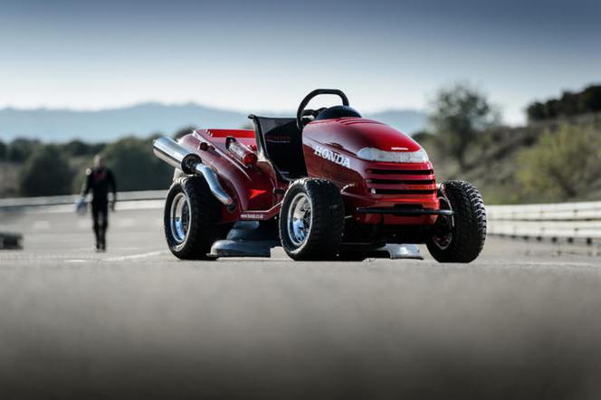 Najszybsza kosiarka świata - Honda Mean Mower