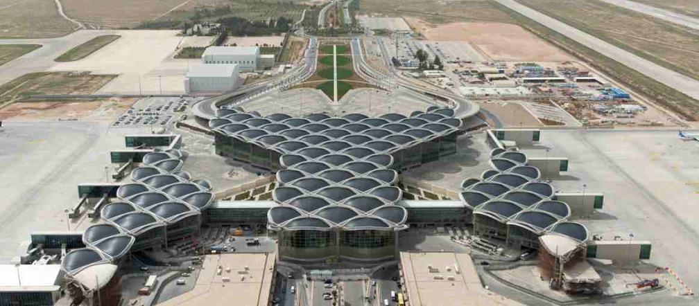Lotnisko im. Królowej Alii - największe lotnisko w Jordanii. Projekt powstał w pracowni Normana Fostera - Foster + Partners 